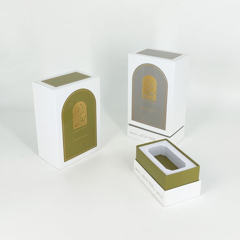 Goldfolie geprägte Parfümbox mit EVA -Tablett, starre Basis und elegantem Deckel -Design HP031