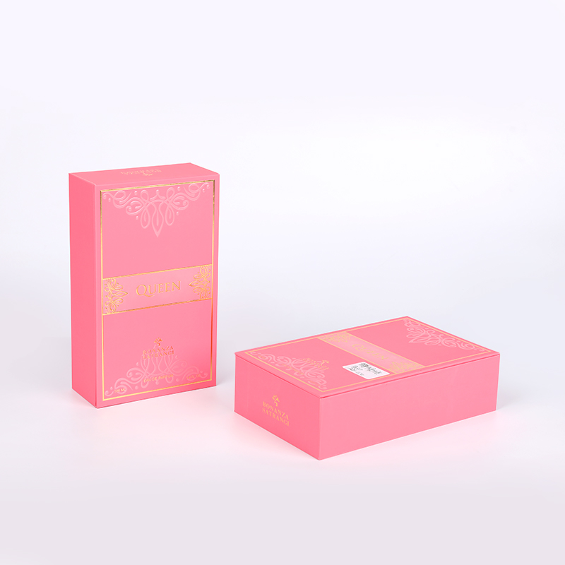 Reine Wüstenparfümbox mit goldenem heißen Stempeln